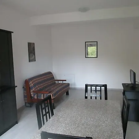 Apartment. Primavera Apartmán LʼAquila